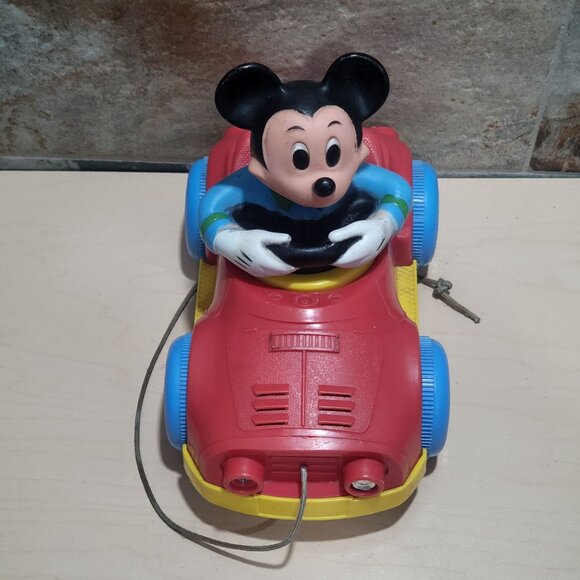 Vintage Mickey Mouse Driving Red Car Pull Mees Toy Car Kohner Bros - Picture 5 of 12